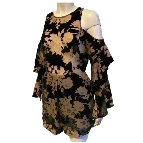 ARC & CO cold shoulder romper black velvet burnout floral mini backless medium - Picture 4 of 11